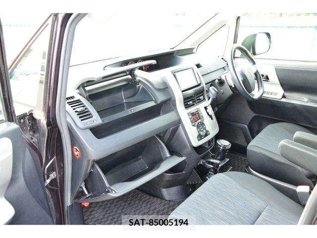 Toyota VOXY 2011-02 247631-15