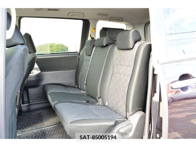 Toyota VOXY 2011-02 247631-16