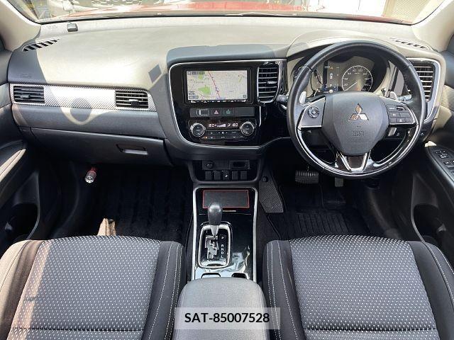 Mitsubishi OUTLANDER 2017-10 365899-1