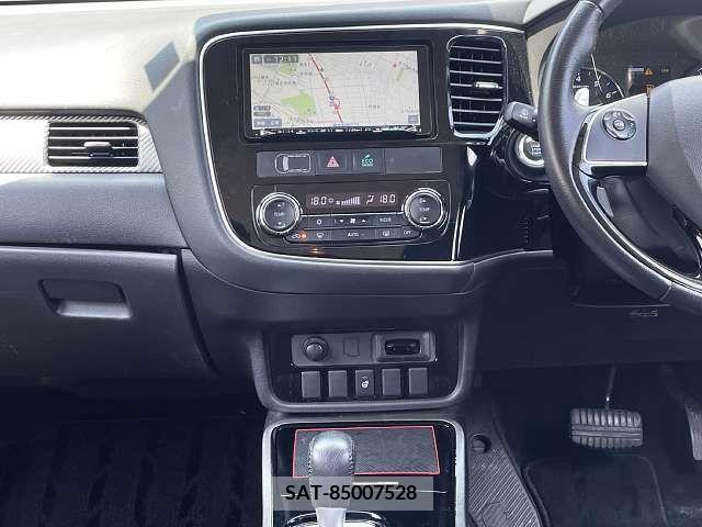 Mitsubishi OUTLANDER 2017-10 365899-5