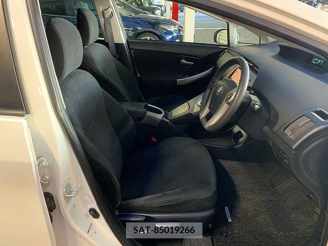 Toyota PRIUS 2014-09 206325-12