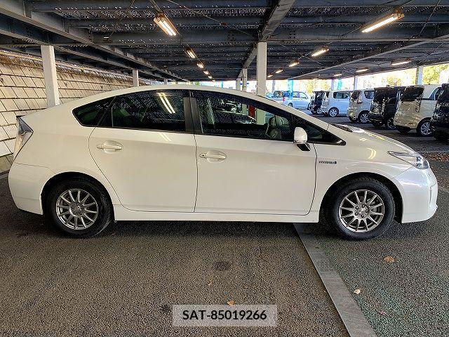 Toyota PRIUS 2014-09 206325-17