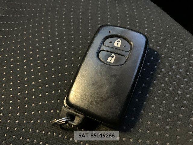 Toyota PRIUS 2014-09 206325-11