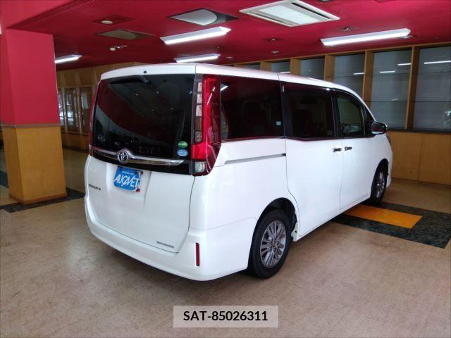 Toyota ESQUIRE 2016-06 206100-1