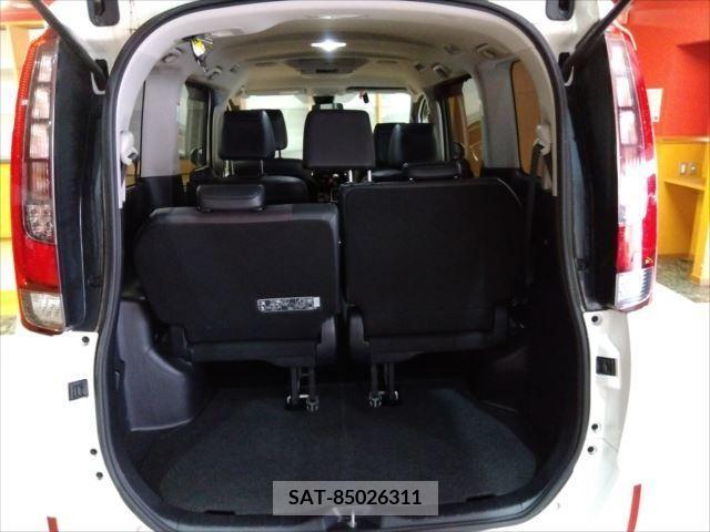 Toyota ESQUIRE 2016-06 206100-3