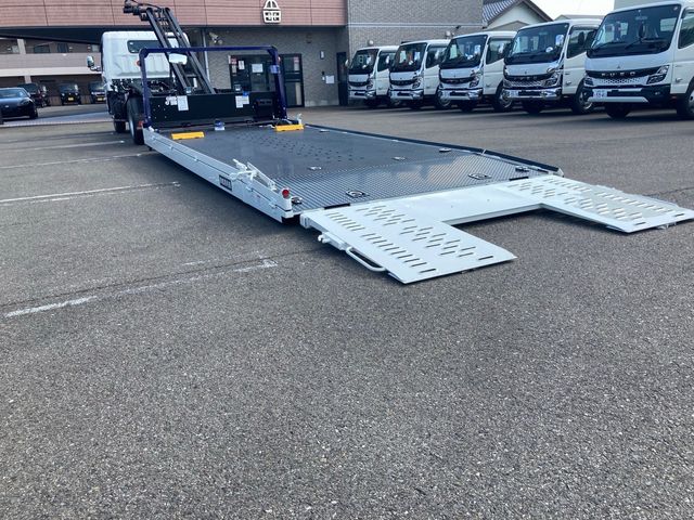 Mitsubishi CANTER 2022-06 7818-11