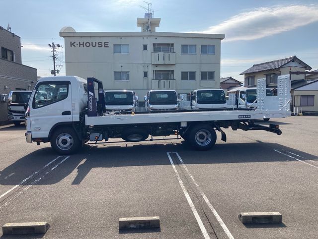 Mitsubishi CANTER 2022-06 7818-4