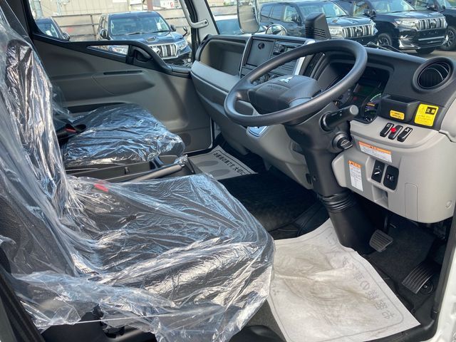 Mitsubishi CANTER 2022-06 7818-16