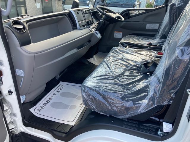 Mitsubishi CANTER 2022-06 7818-27