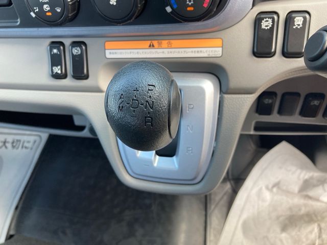 Mitsubishi CANTER 2022-06 7818-23
