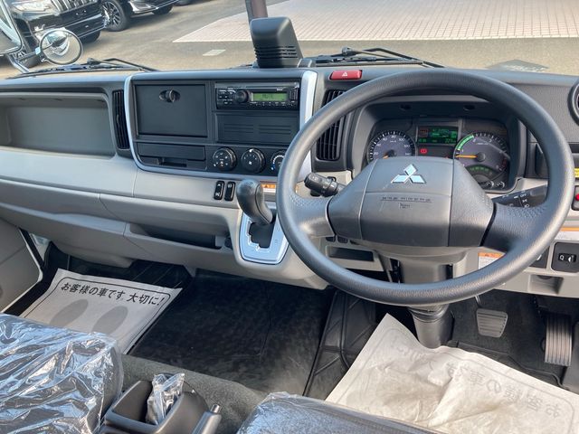 Mitsubishi CANTER 2022-06 7818-17
