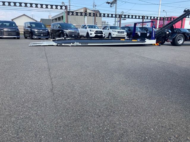 Mitsubishi CANTER 2022-06 7818-13