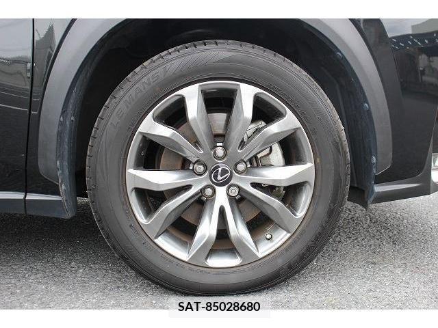 Lexus NX 2016-07 275606-12
