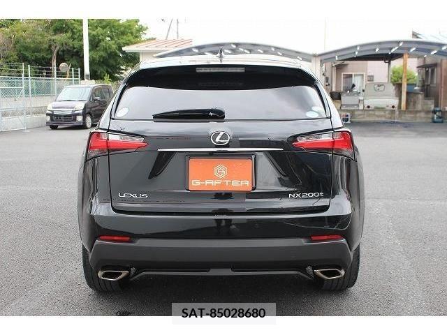 Lexus NX 2016-07 275606-8