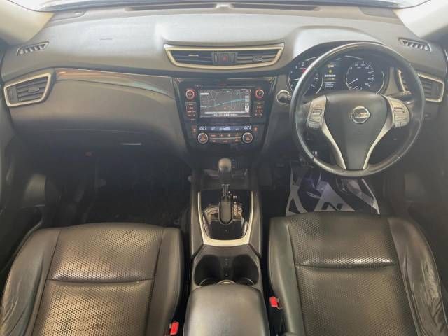 Nissan X-TRAIL 2014-03 181685-1