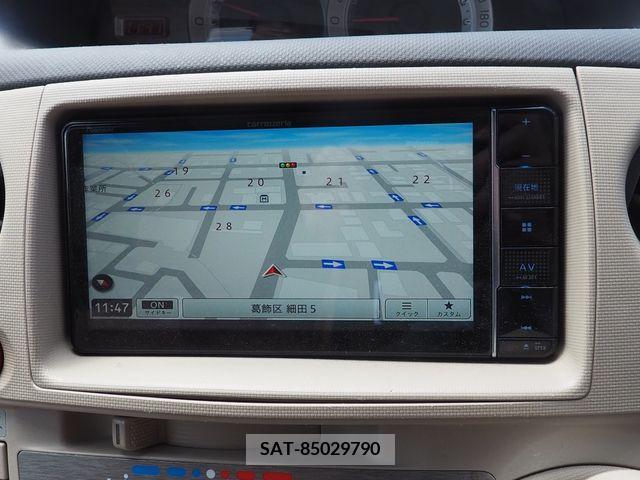 Toyota SIENTA 2011-11 298363-3
