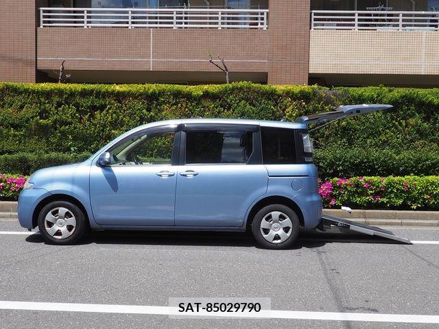 Toyota SIENTA 2011-11 298363-13