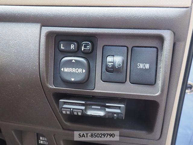 Toyota SIENTA 2011-11 298363-8