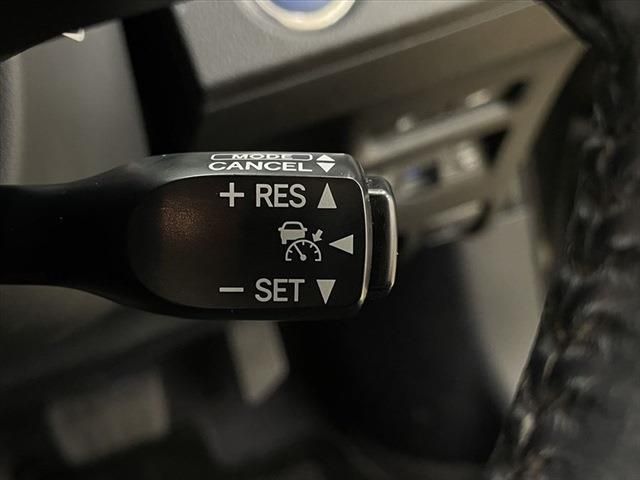 Toyota Mirai 2017-08 21842-28