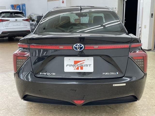 Toyota Mirai 2017-08 21842-5