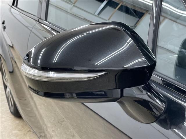 Toyota Mirai 2017-08 21842-11