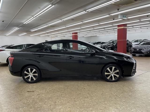 Toyota Mirai 2017-08 21842-3