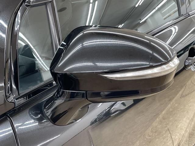 Toyota Mirai 2017-08 21842-10