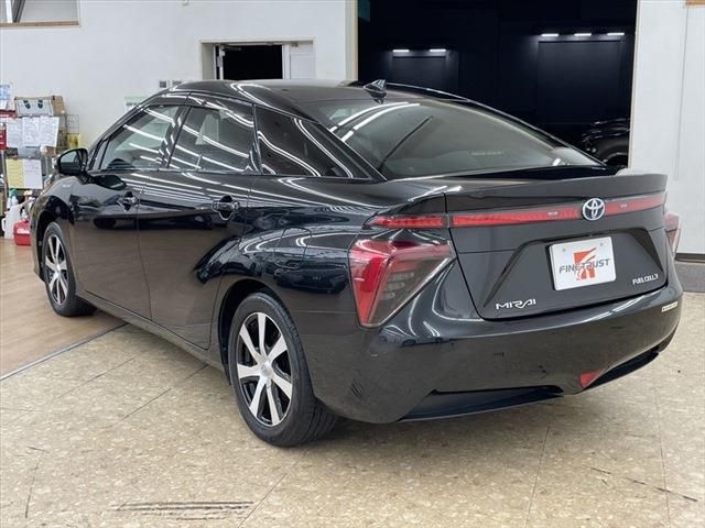 Toyota Mirai 2017-08 21842-6