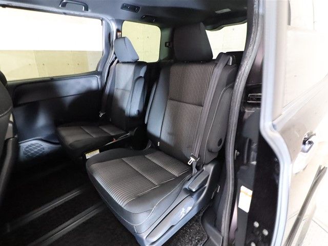 Toyota VOXY HYBRID 2018-11 183037-6