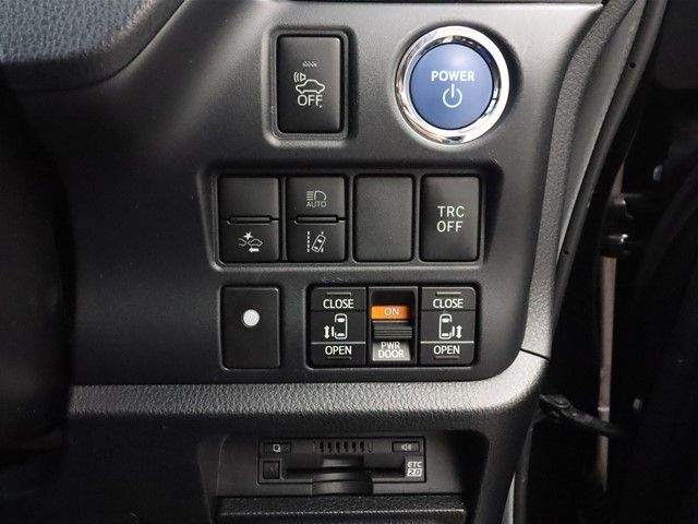 Toyota VOXY HYBRID 2018-11 183037-11