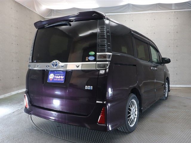 Toyota VOXY HYBRID 2018-11 183037-1