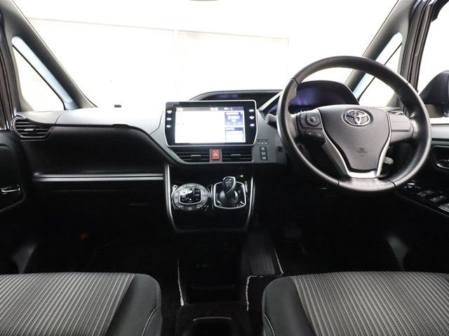 Toyota VOXY HYBRID 2018-11 183037-2