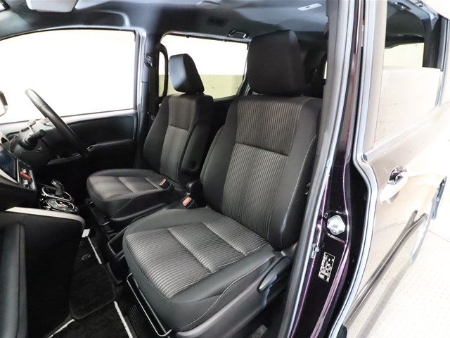 Toyota VOXY HYBRID 2018-11 183037-5