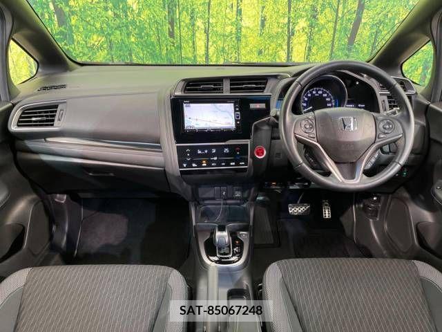 Honda FIT HYBRID 2019-02 382061-1