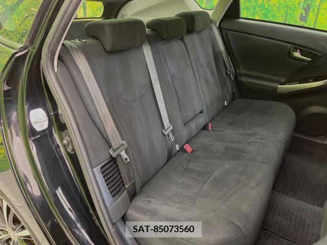 Toyota PRIUS PHV 2014-09 282573-10