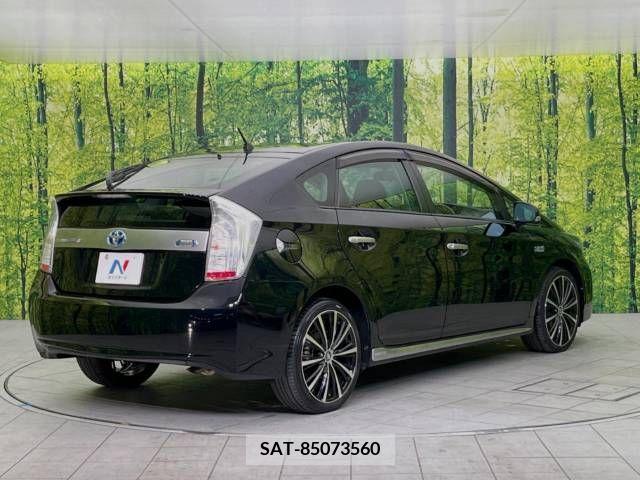 Toyota PRIUS PHV 2014-09 282573-17