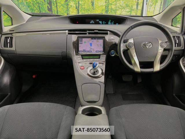 Toyota PRIUS PHV 2014-09 282573-1