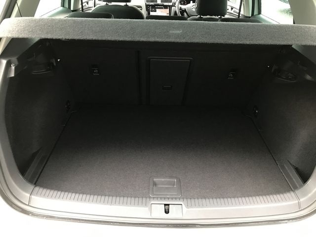 VolksWagen GOLF 2018-05 196136-15