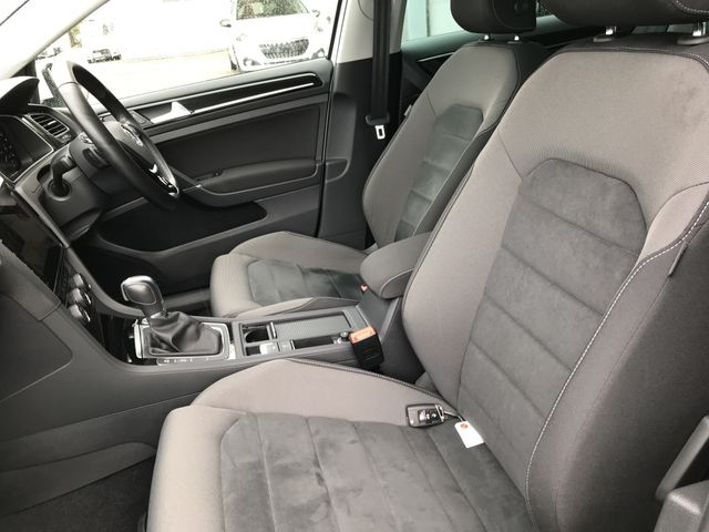 VolksWagen GOLF 2018-05 196136-10