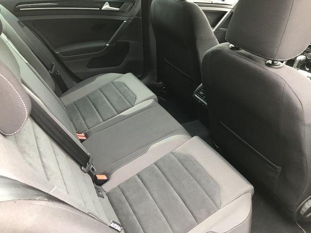 VolksWagen GOLF 2018-05 196136-12