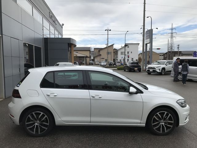 VolksWagen GOLF 2018-05 196136-5
