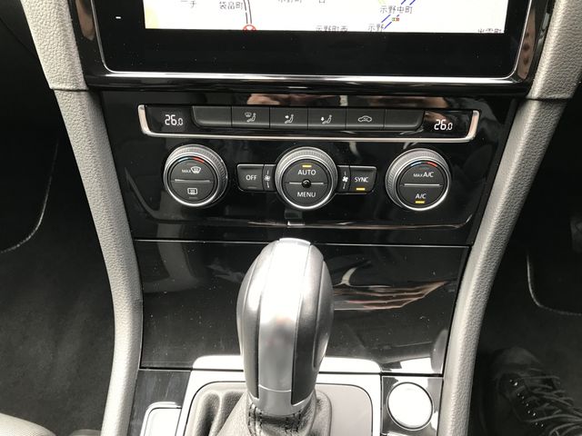 VolksWagen GOLF 2018-05 196136-21