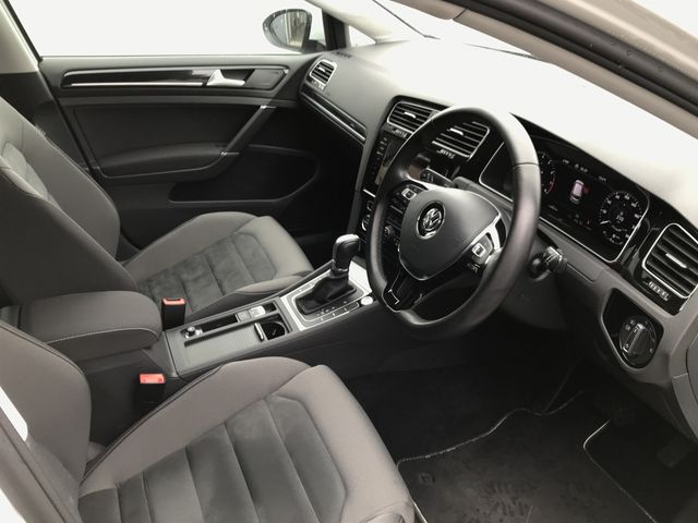 VolksWagen GOLF 2018-05 196136-7