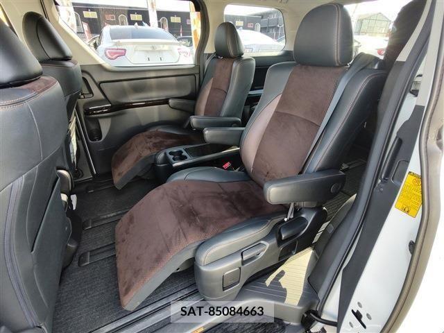 Toyota ALPHARD 2012-09 372044-18