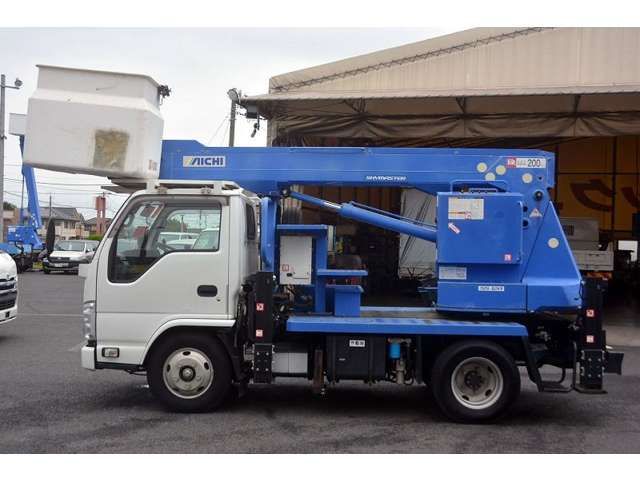 Isuzu ELF TRUCK 2015-07 12725-2