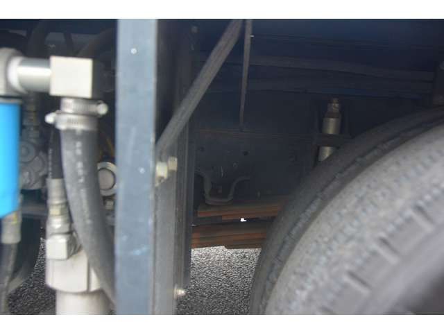 Isuzu ELF TRUCK 2015-07 12725-9