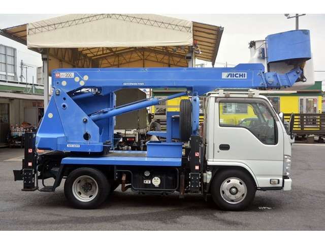 Isuzu ELF TRUCK 2015-07 12725-4