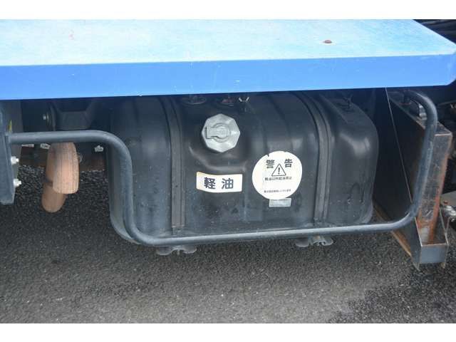 Isuzu ELF TRUCK 2015-07 12725-17