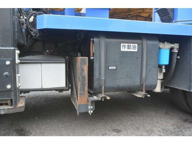 Isuzu ELF TRUCK 2015-07 12725-10