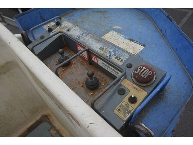 Isuzu ELF TRUCK 2015-07 12725-16